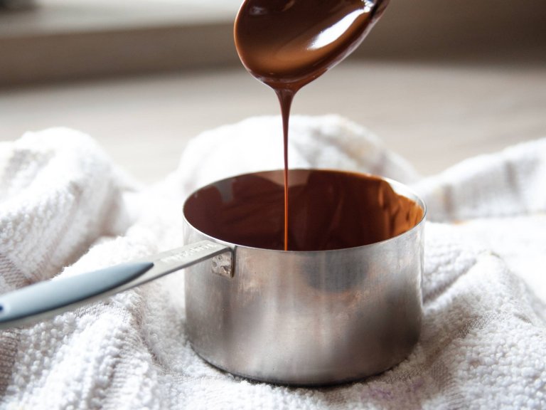 Pot of melted chocolate
